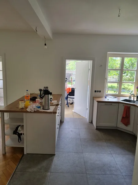 Offene Küche weiß gestrichen, Einfamilienhaus Molfsee