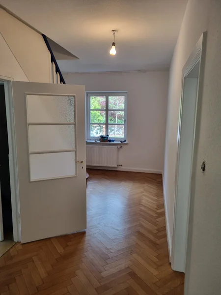 Weiß lackierte Zimmertür mit Milchglaseinsatz, Molfsee