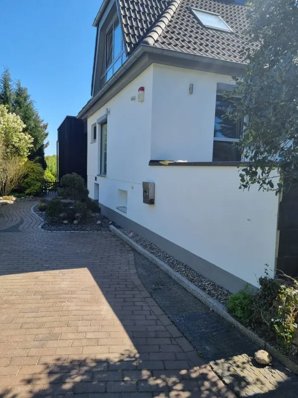 Fassadenanstrich für ein Einfamilienhaus in Laboe, Kiel